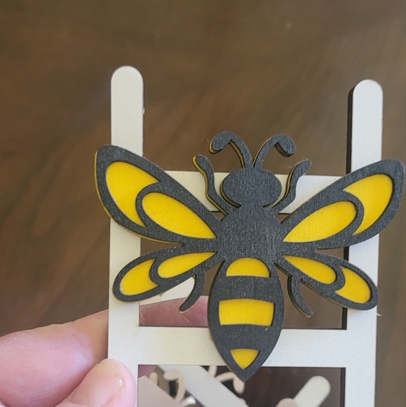 3 piece Bee Wooden Ladder decoration - Picture 5 of 10
